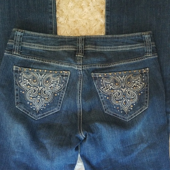 Cache Jeans. - Picture 4 of 8